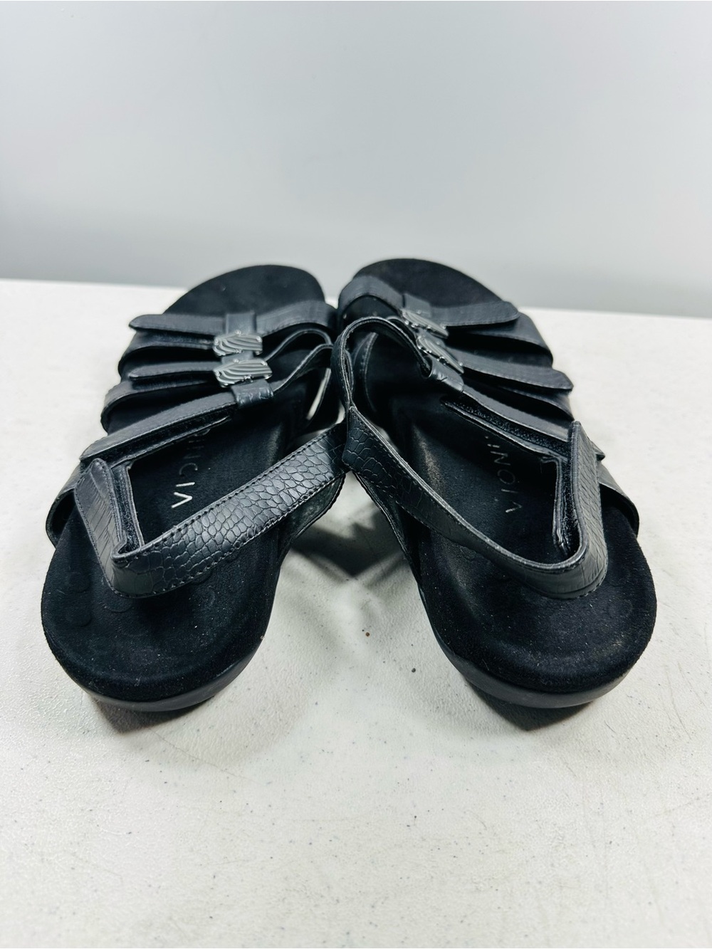 Vionic Amber Sandal Black Faux Leather Strappy Slingback Adjustable Sz 8 Women’s - Picture 4 of 7